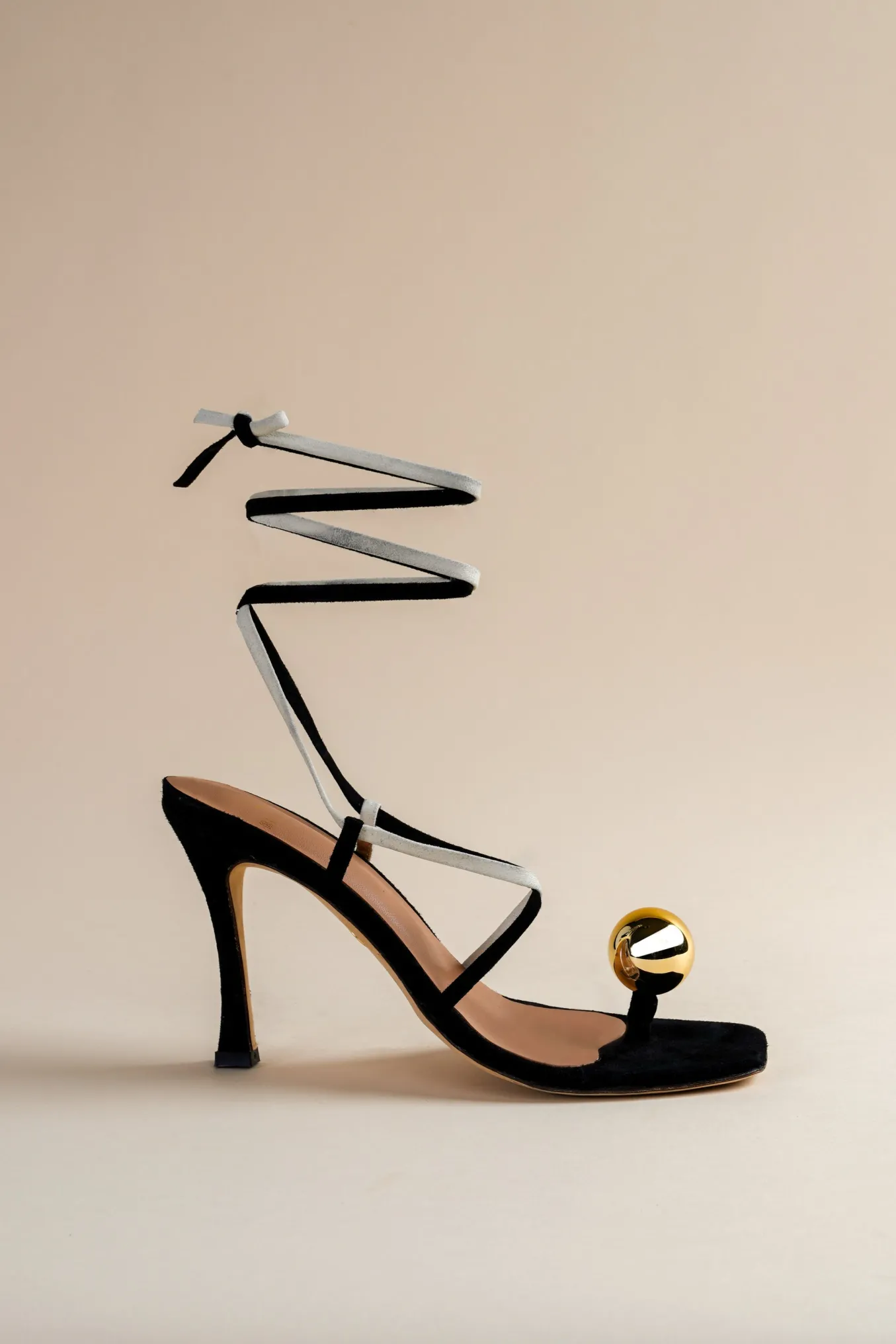 Globe Sandals In Era