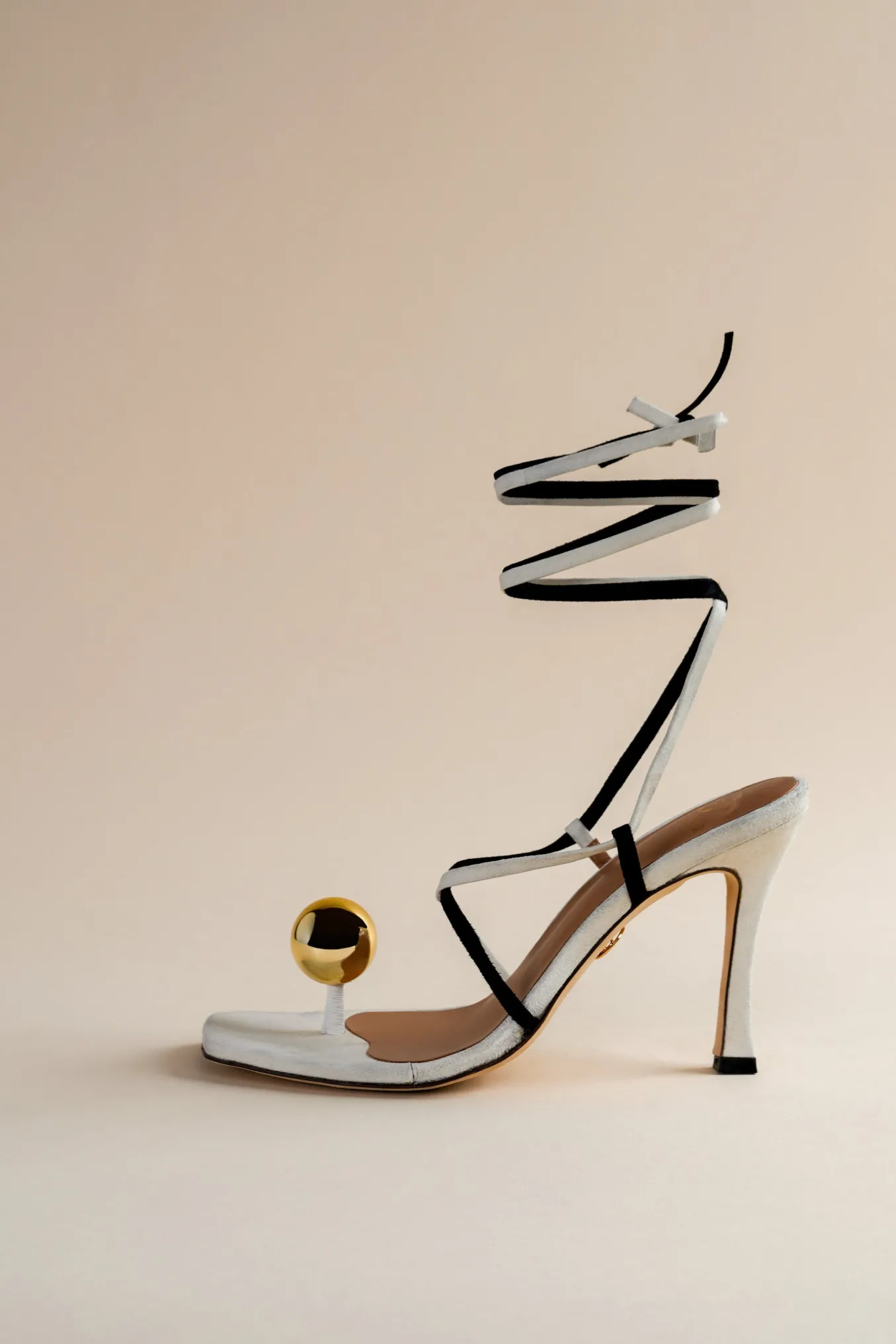 Globe Sandals In Era