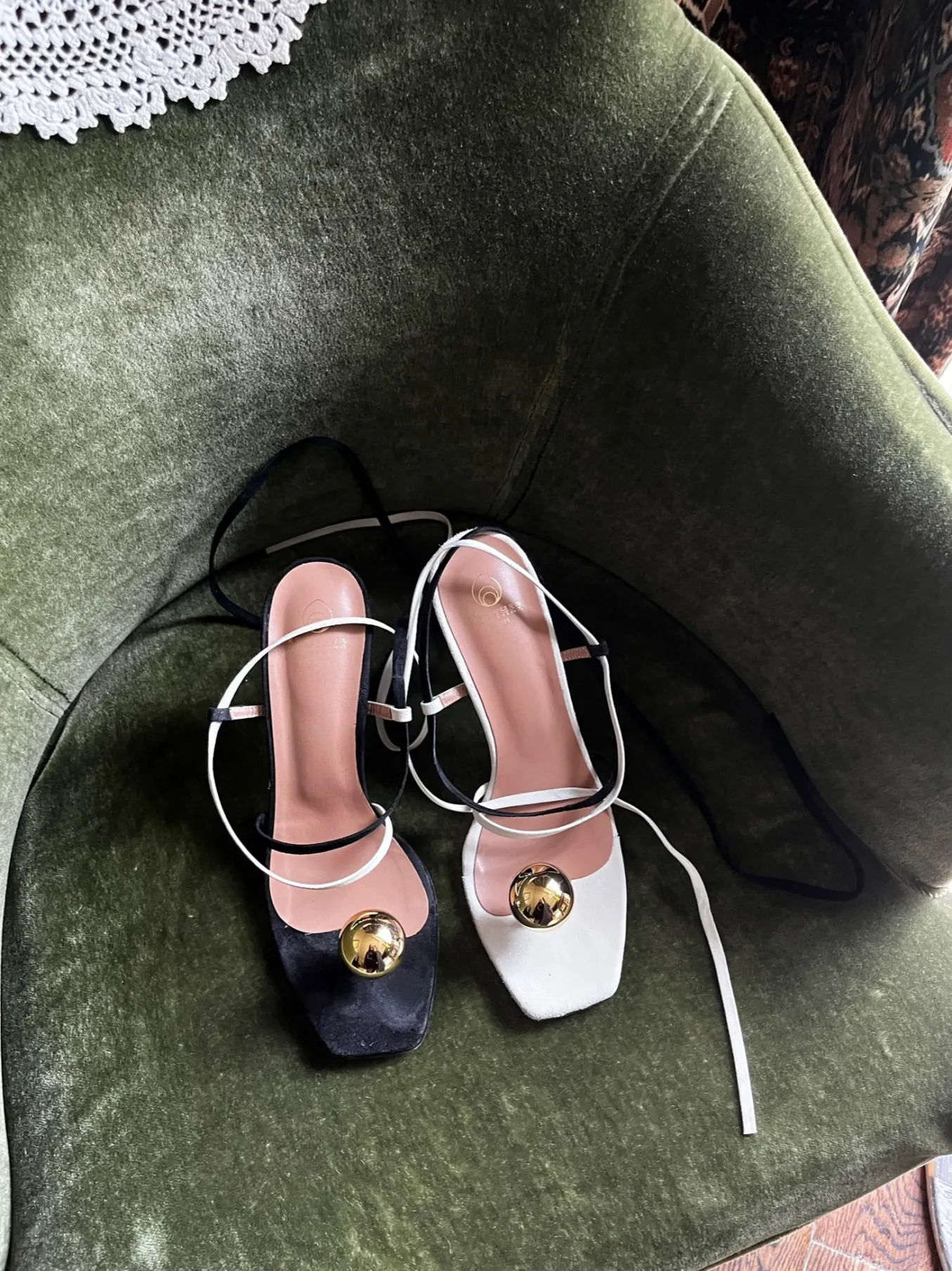 Globe Sandals In Era