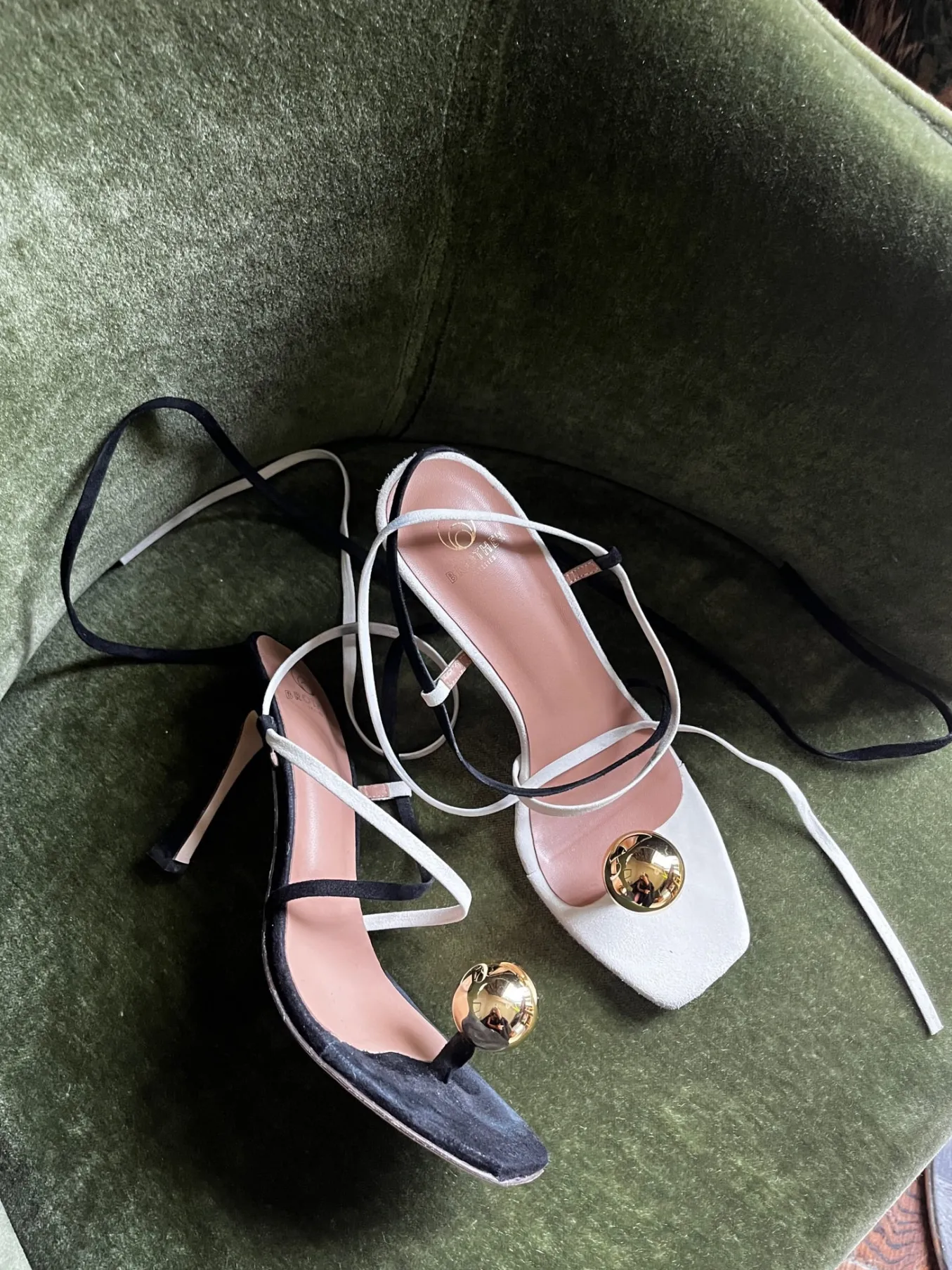 Globe Sandals In Era