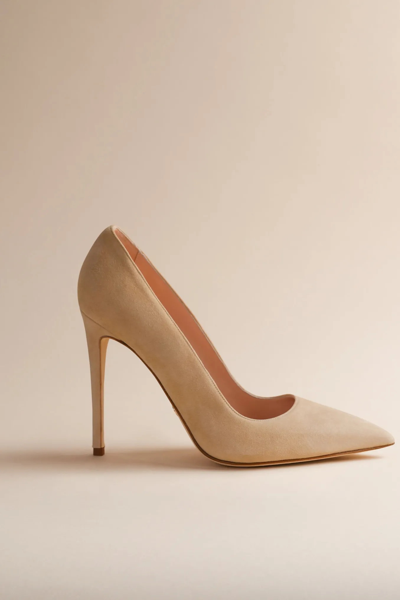 Nude Pump In Frida